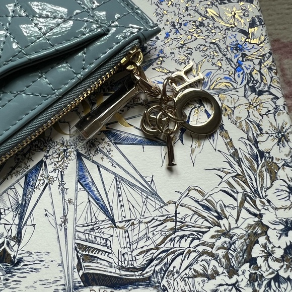 CHRISTIAN DIOR Patent Cannage Lady Dior Card Holder in Cloud Blue - Picture 3 of 5